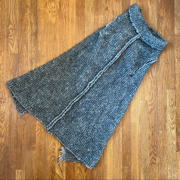 Roncarati Italian Designer Boucle Long Shawl - Picture 3 of 5